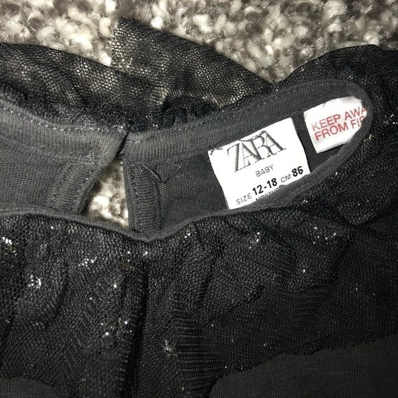 4 for $25 
baby girl Zara long sleeve tee 12-18 - Picture 2 of 2